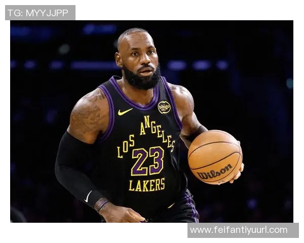 詹姆斯赞球队战术艾顿多面手能力出众可助攻掩护 詹姆斯赞球队战术艾顿多面手能力出众可助攻掩护